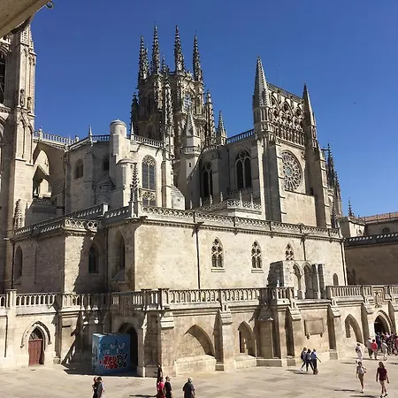 Vivienda Turistica Puerta Real * Burgo