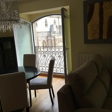 Vivienda Turistica Puerta Real * Burgo